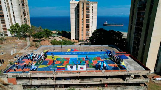 Se recuperó un espacio deportivo en la parroquia Catia la mar de La Guaira