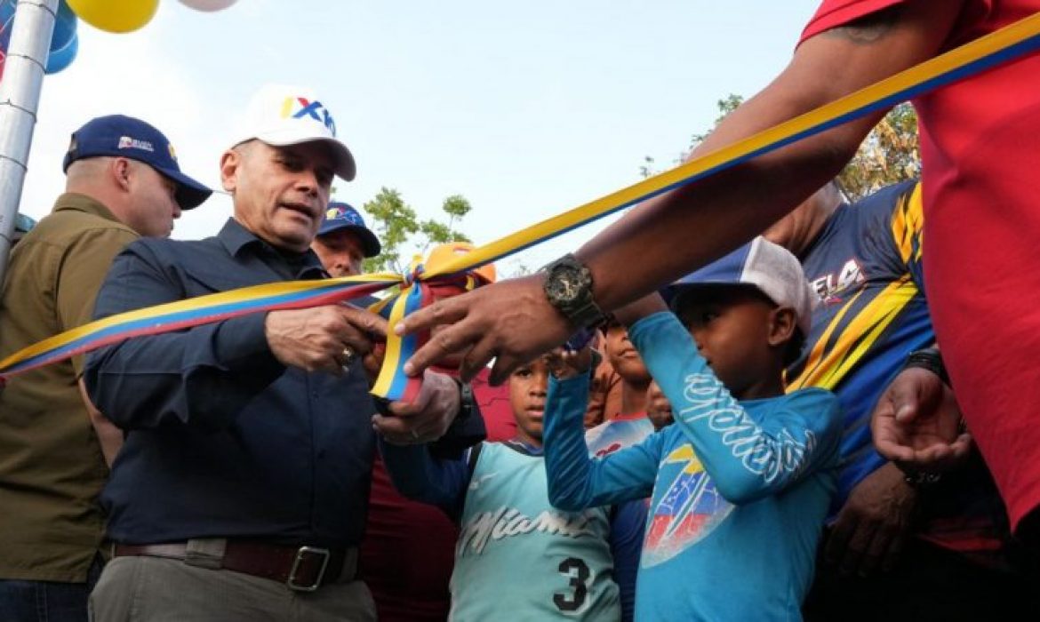 Recuperan espacios deportivos para la prevención integral en el estado Sucre