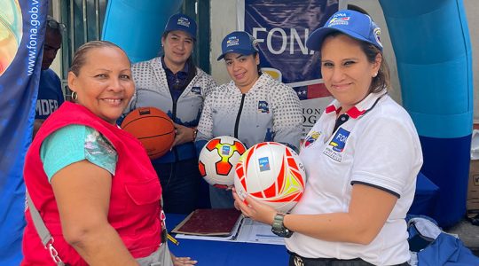 FONA entrega Implementos deportivos a Comunas en el Barrio San Blas de Petare
