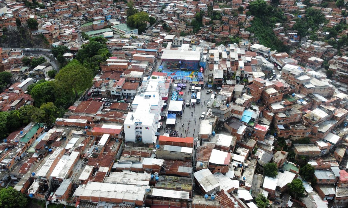 MPPRIJP y FONA recuperan el Centro Deportivo y Cultural “La Bombilla” de Petare del estado Miranda