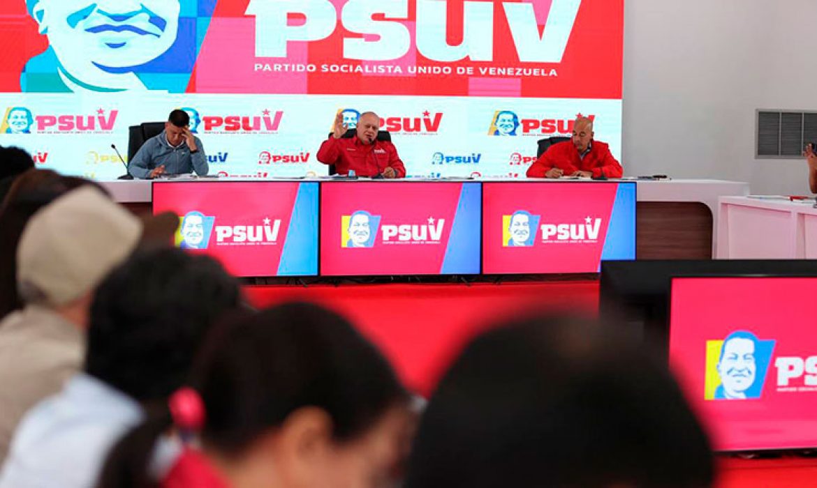 Diosdado Cabello denuncia el derrame de petróleo en Trinidad y Tobago que afectas costas venezolanas