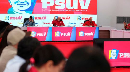 Diosdado Cabello denuncia el derrame de petróleo en Trinidad y Tobago que afectas costas venezolanas